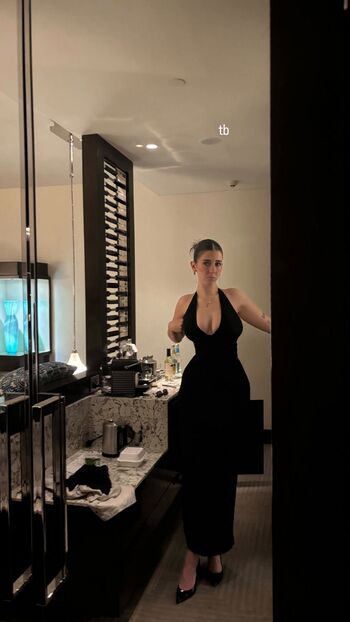 Full leaked Mianoble private onlyfans photo