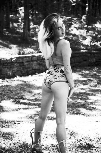 Full leaked Miley cyrus page private onlyfans photo