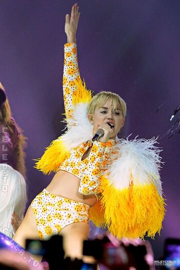 Full leaked Miley cyrus page private onlyfans photo