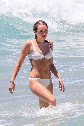 Full leaked Miley cyrus page private onlyfans photo