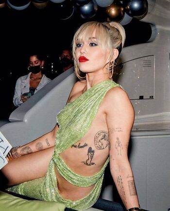 Full leaked Miley cyrus private onlyfans photo
