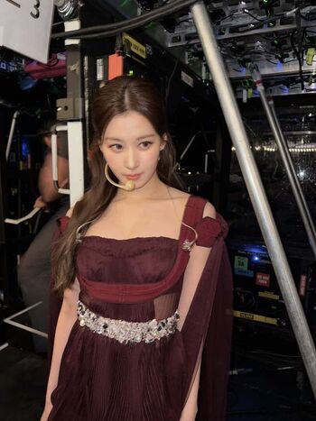 Full leaked Minatozaki sana page private onlyfans photo