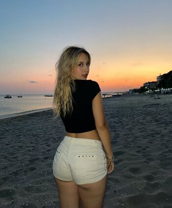 Full leaked Minayldss private onlyfans photo