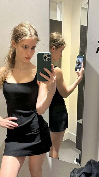 Full leaked Mira  page private onlyfans photo