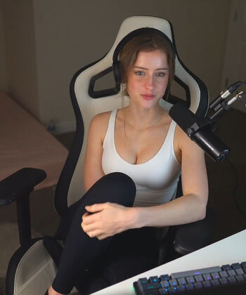 Full leaked Mira  page private onlyfans photo