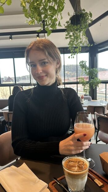 Full leaked Mira  page private onlyfans photo