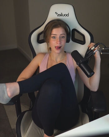 Full leaked Mira  page private onlyfans photo