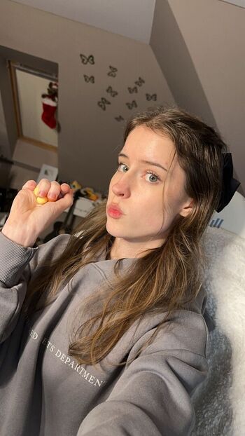 Full leaked Mira  page private onlyfans photo