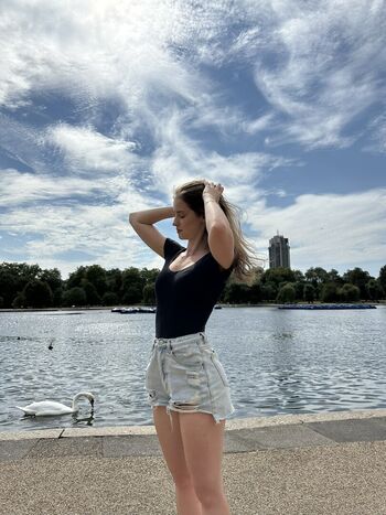 Full leaked Mira  page private onlyfans photo