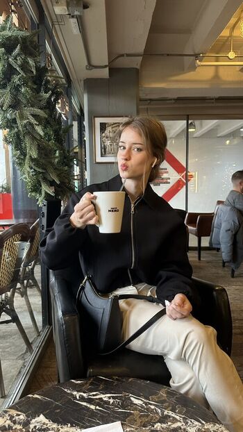 Full leaked Mira  page private onlyfans photo