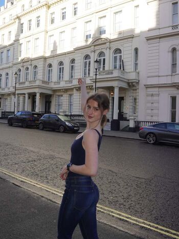 Full leaked Mira private onlyfans photo