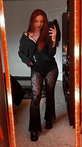 Full leaked Miserrablee private onlyfans photo