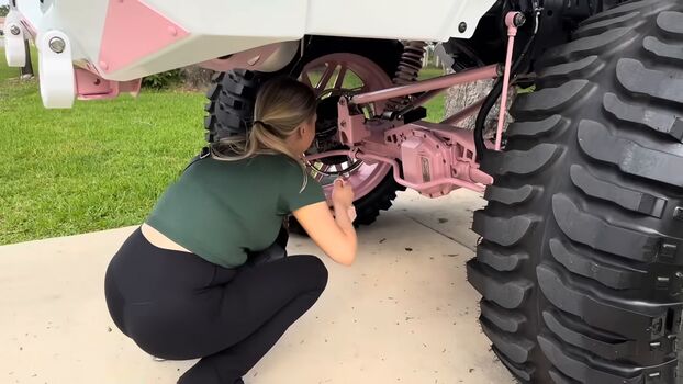 Full leaked Miss snowwolf jku private onlyfans photo