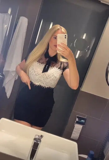 Full leaked Miss sophy private onlyfans photo