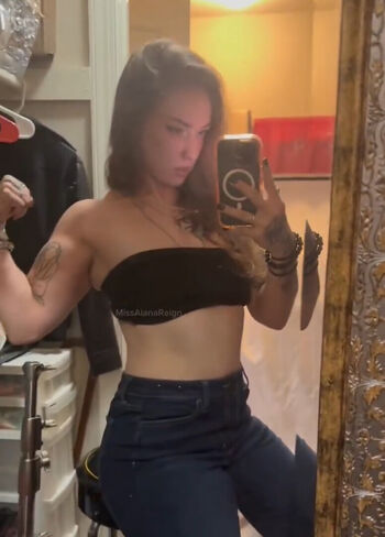 Full leaked Missalanareign private onlyfans photo