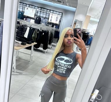 Full leaked Missniakay private onlyfans photo