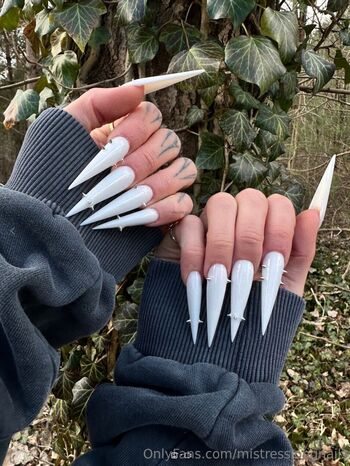 Full leaked Mistresslongnails private onlyfans photo
