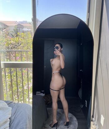 Full leaked Mixxhannah private onlyfans photo