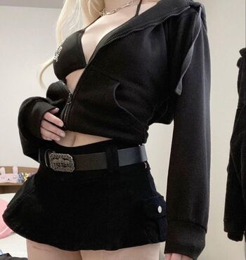 Full leaked Moeponz private onlyfans photo