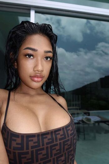 Full leaked Moji xx private onlyfans photo