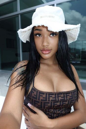 Full leaked Moji xx private onlyfans photo