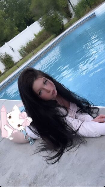Full leaked Mollymew private onlyfans photo