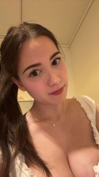 Full leaked Mollyswes private onlyfans photo