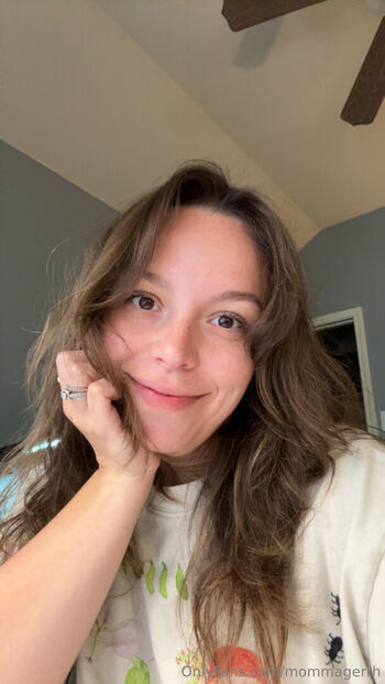 Full leaked Mommagerth private onlyfans photo