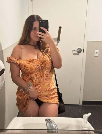 Full leaked Momtakesitall private onlyfans photo