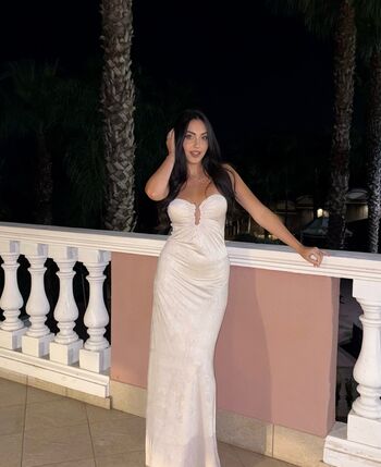 Full leaked Mona schon monashon private onlyfans photo