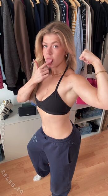 Full leaked Monawithoutlisa private onlyfans photo