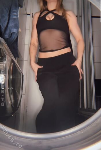 Full leaked Monawithoutlisa private onlyfans photo