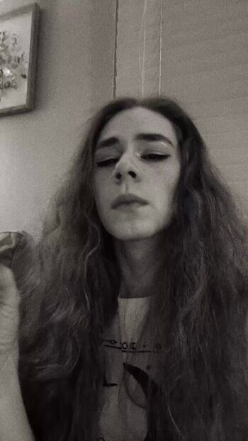 Full leaked Mossyfernoak private onlyfans photo