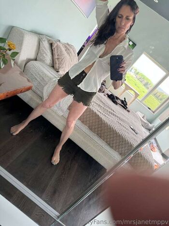 Full leaked Mrsjanetm private onlyfans photo