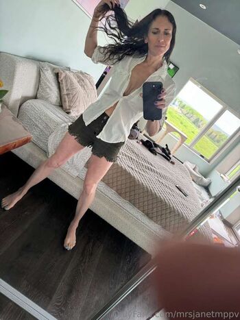Full leaked Mrsjanetm private onlyfans photo