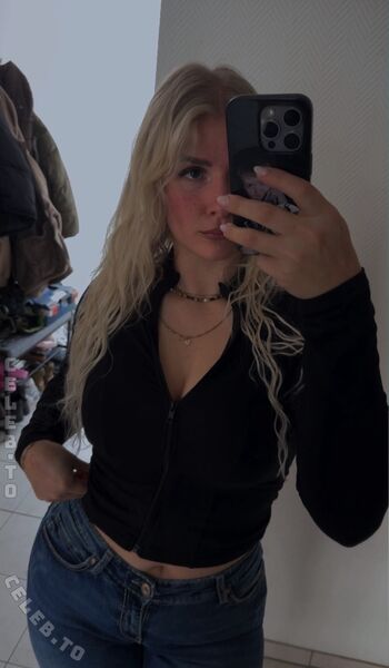 Full leaked Mrssecret private onlyfans photo