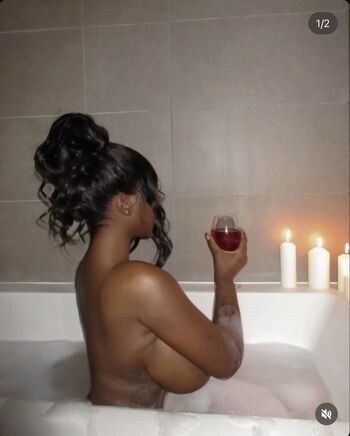 Full leaked Mukuka private onlyfans photo