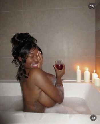 Full leaked Mukuka private onlyfans photo