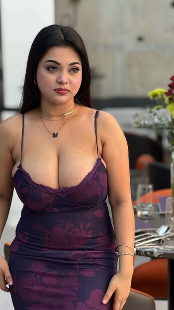 Full leaked Mumtahinaaa private onlyfans photo