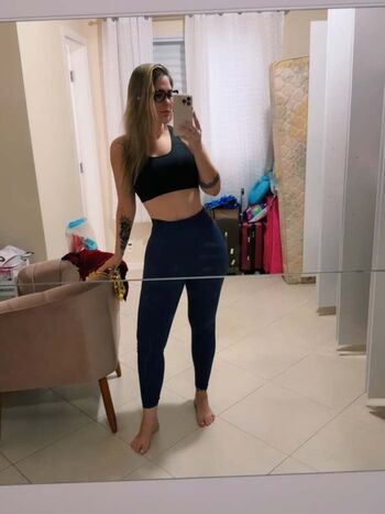 Full leaked Nahzinhaa private onlyfans photo