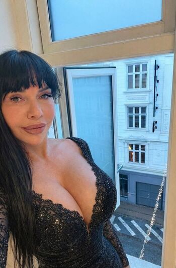Full leaked Naima guidi private onlyfans photo