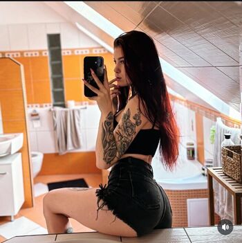 Full leaked Nanynkaftw private onlyfans photo