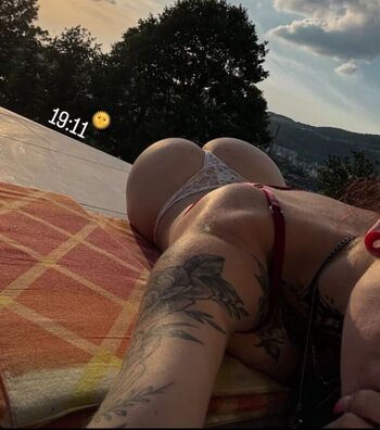 Full leaked Nanynkaftw private onlyfans photo
