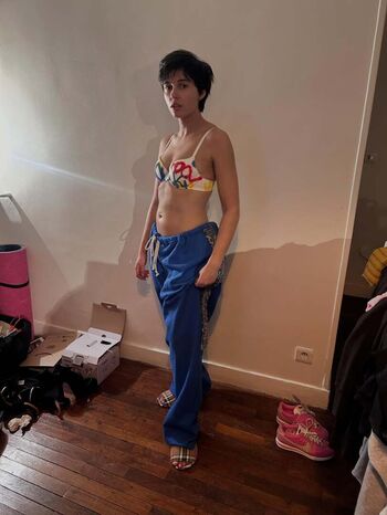 Full leaked Naomi scott private onlyfans photo