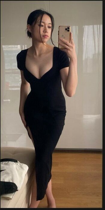 Full leaked Naomilau private onlyfans photo