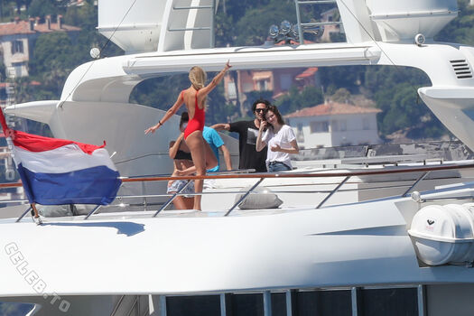 Full leaked Natasha poly page private onlyfans photo