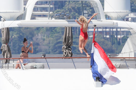 Full leaked Natasha poly page private onlyfans photo