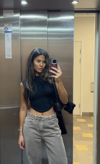 Full leaked Nathalie lok page private onlyfans photo