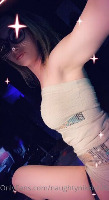 Full leaked Naughtynikkishouse private onlyfans photo
