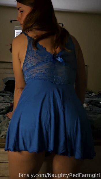 naughtyredfarmgirl